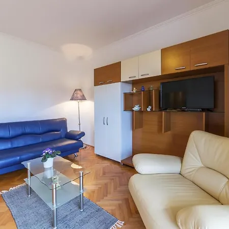 Stunning In With Kitchen * Umag