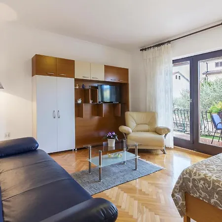 Stunning In With Kitchen * Umag